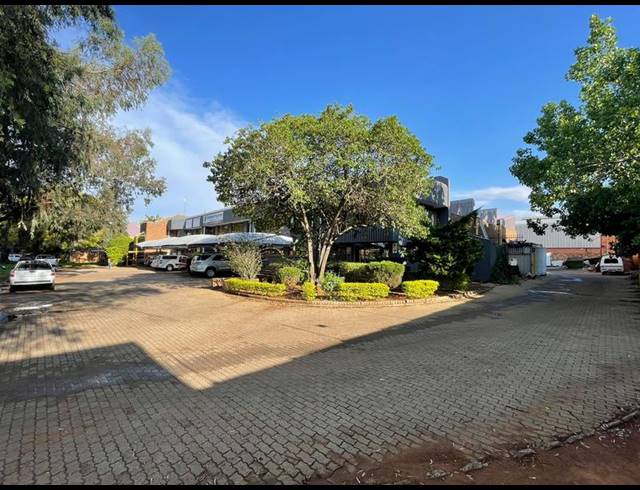 INDUSTRIAL PROPERTY TO RENT IN HENNOPSPARK